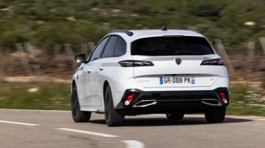 Peugeot E-308 SW - rear dynamic